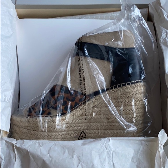 NIB Marc Fisher Amari Leopard Calf Hair Espadrille Wedge Sandal 7.5 - Picture 8 of 8